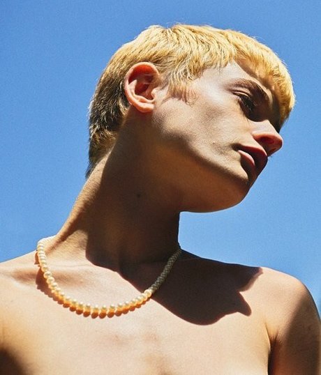 Esther McGregor model xxx picture