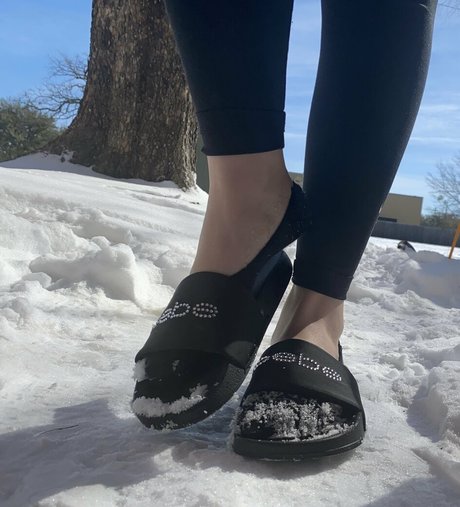 kayla footsie model sexy pictures