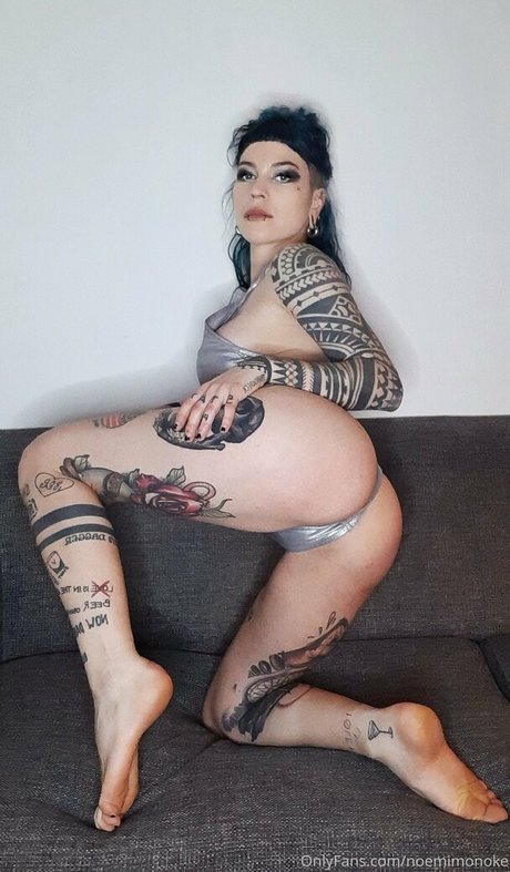 Noemi Riot naked pornstar archive