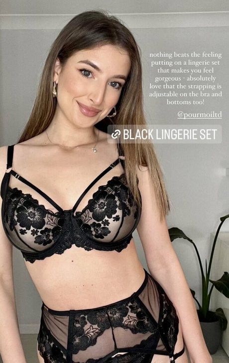 Bigb00biebible pornstar erotic picture