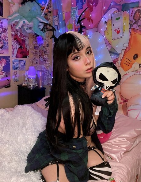 waterblossmfree model naked images