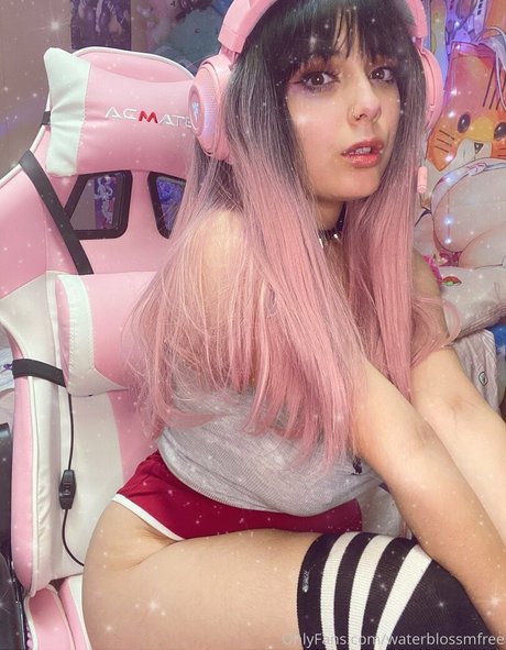 waterblossmfree beautiful pornstar photo