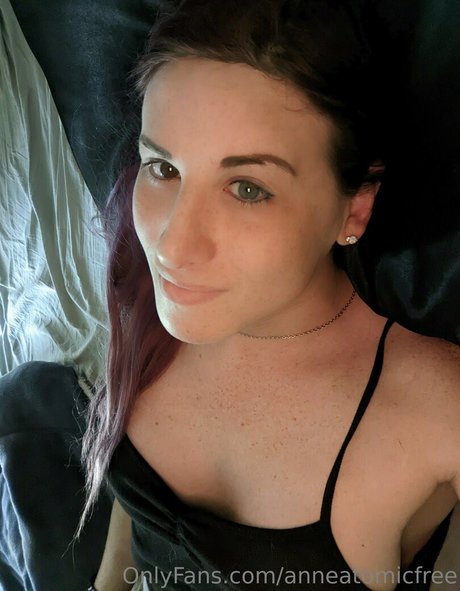 anneatomicfree xxx actress pic