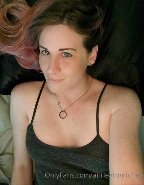 anneatomicfree star perfect photos