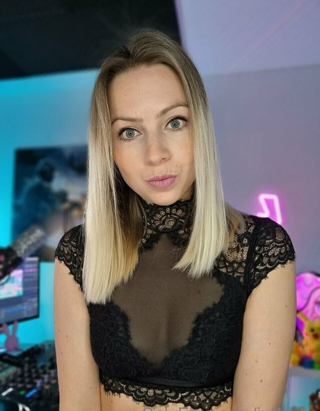 Jutta TV star erotic galleries