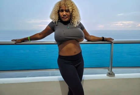 Mango Maddy model pornographic pictures