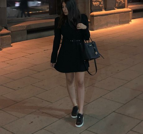 Meshi Malka beautiful model pics