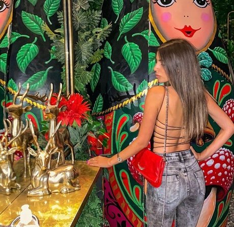 Meshi Malka erotic pornstar img