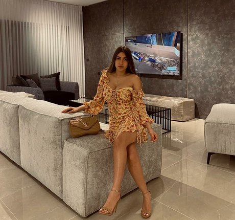 Meshi Malka hd model gallery