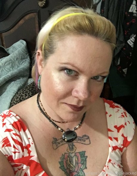 theapplejacked naked star images