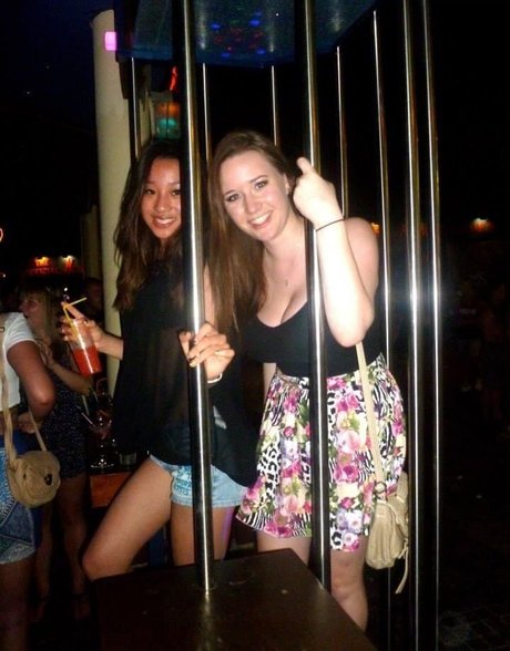 Maton Twins perfect actress pics