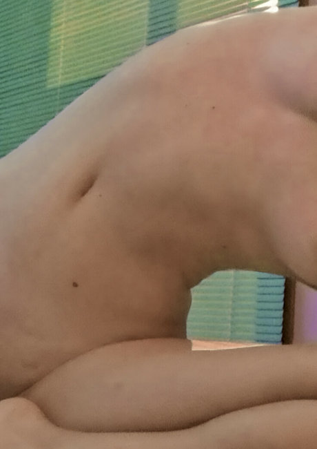 Eylul Su Cuha erotic actress gallery