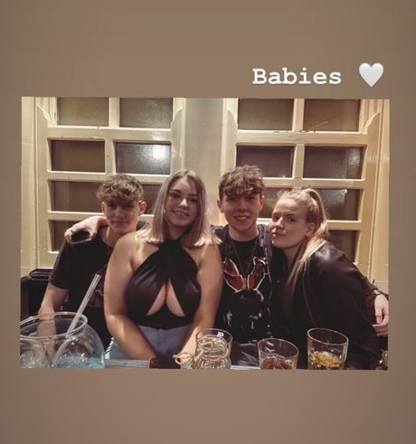 Hollie H perfect actress picture