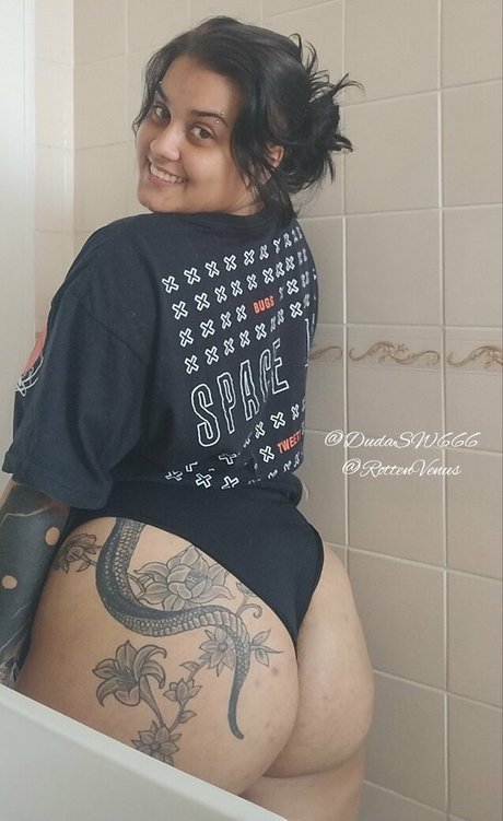 RottenVenus star hot picture