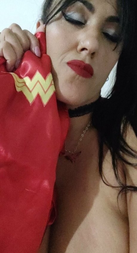 meninaveneno75 model nude photos