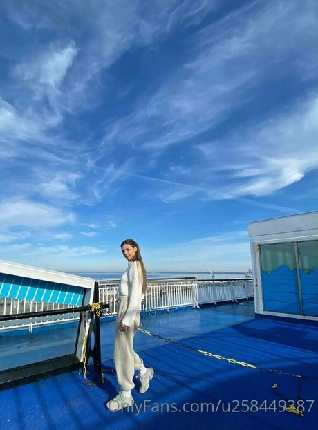 leona corona erotic pornstar pictures