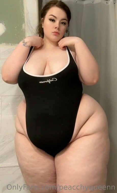 peacchyqueenn sex model images