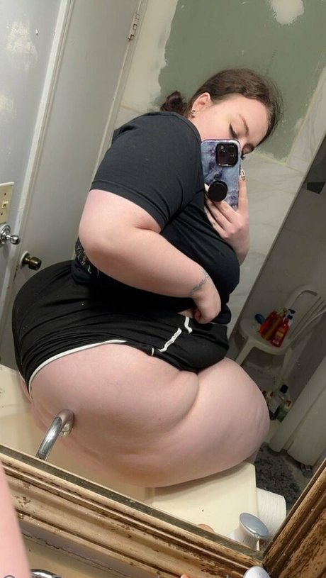 peacchyqueenn high quality model pics