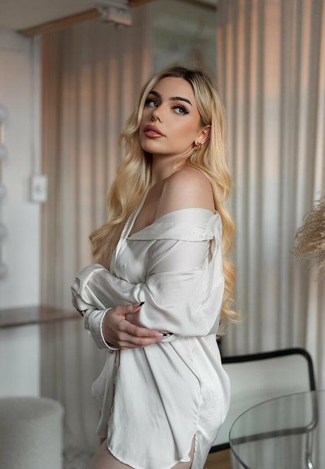 kikmorand 502 model adult photo