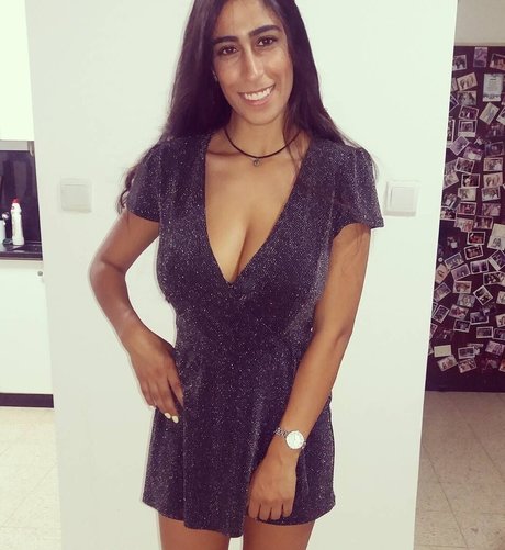 Tal Halika model top picture