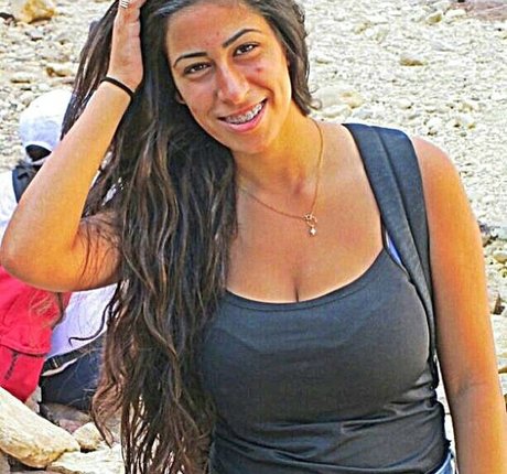 Tal Halika model art image