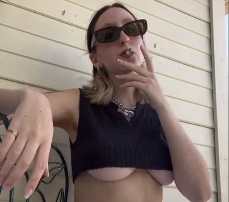 mole tilda sexy star img