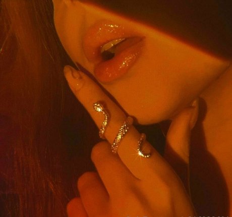 dinajuice nude star images