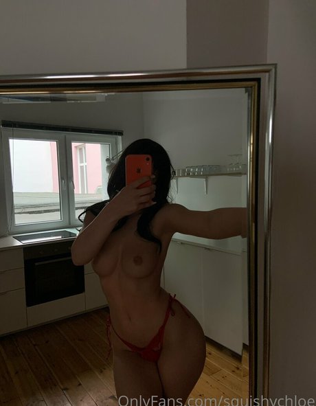 squishychloe naked model images