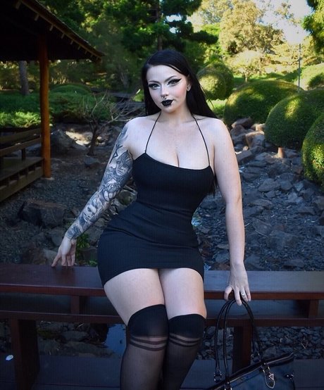 Horrific Temptress art pornstar img