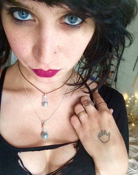 Adi Lockheart perfect actress gallery