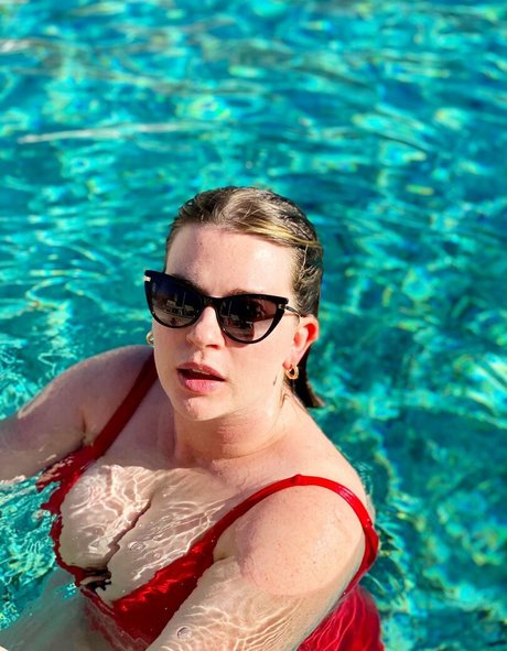 Tori Dunlap high quality model pics