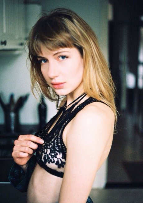 Loutje Hoekstra model nudes pic