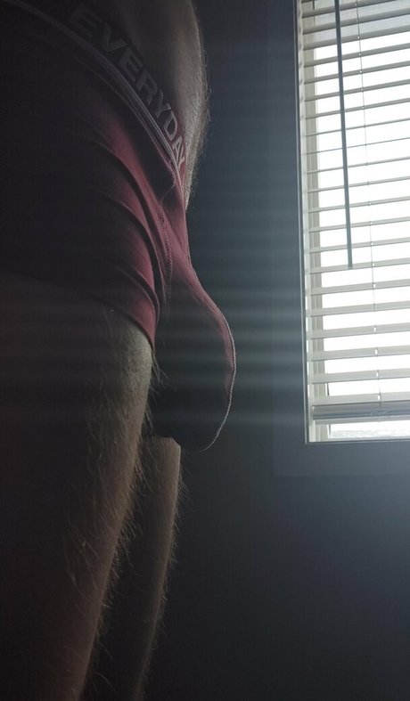 hunganduncut erotic star galleries