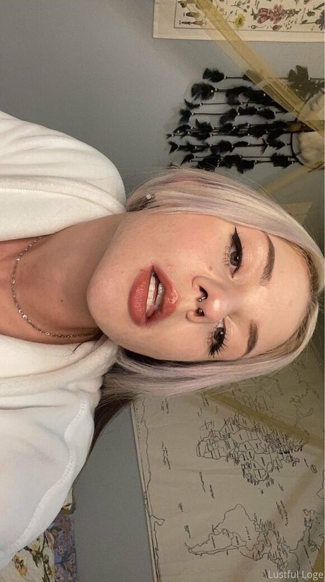 lustfullillian star naked picture