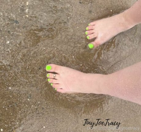 tinytoetracy free actress galleries