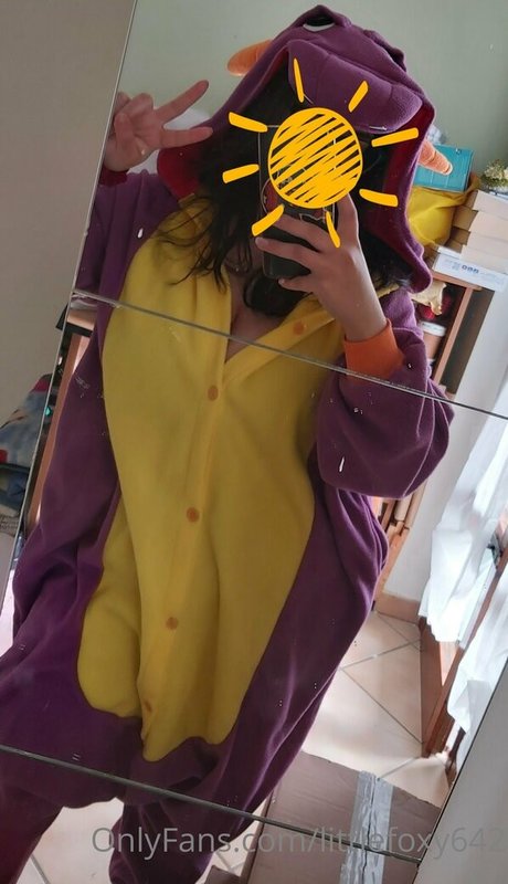 littlefoxyuwu star high quality picture