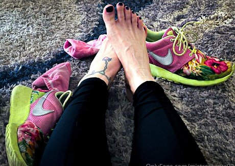 mistressarya02 pornstar images