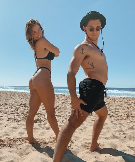 RosieVan xxx model pic