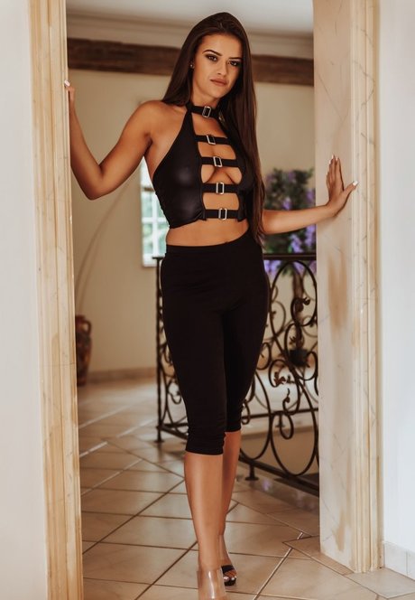 Brook Wright nude model images