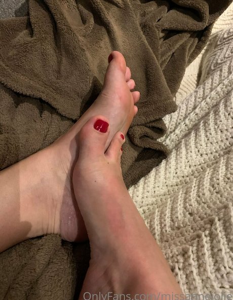 missannejolie star sexy pictures