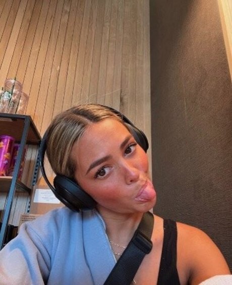 Mackensiemintz pornstar pretty pic