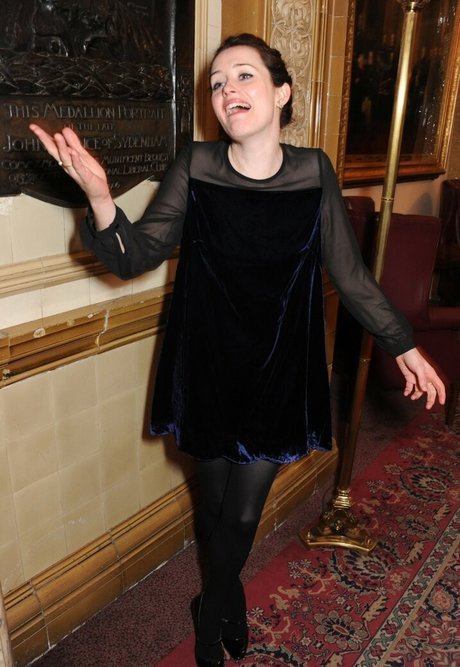 Claire Foy art actress picture