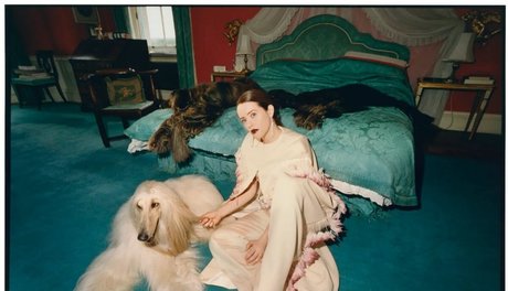 Claire Foy nudes actress picture