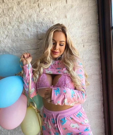 officialamandabreden hot model photo