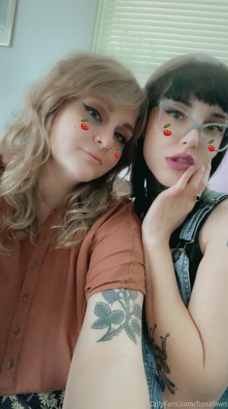 fionafawn erotic model galleries