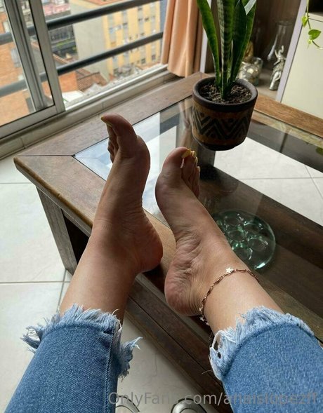 anaislopezff art actress pics