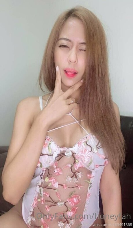 honeyfah model high quality pic