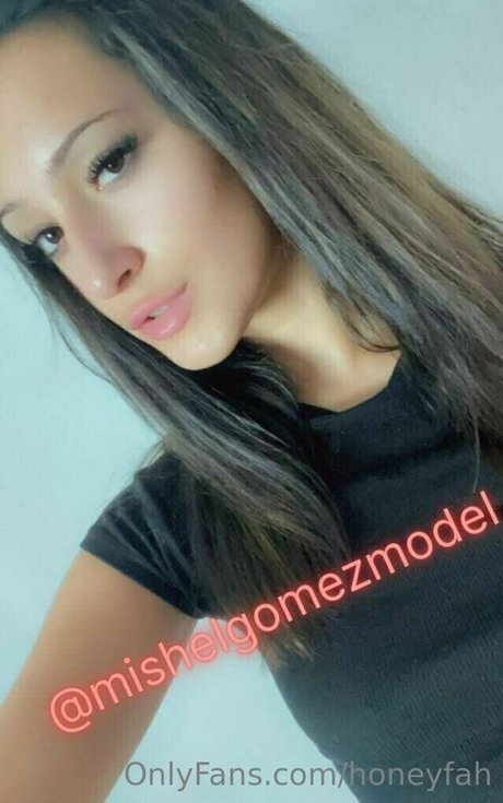 honeyfah pornographic star photo