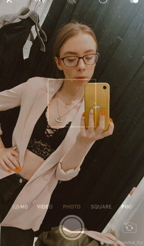 kat fox pornstar naked picture