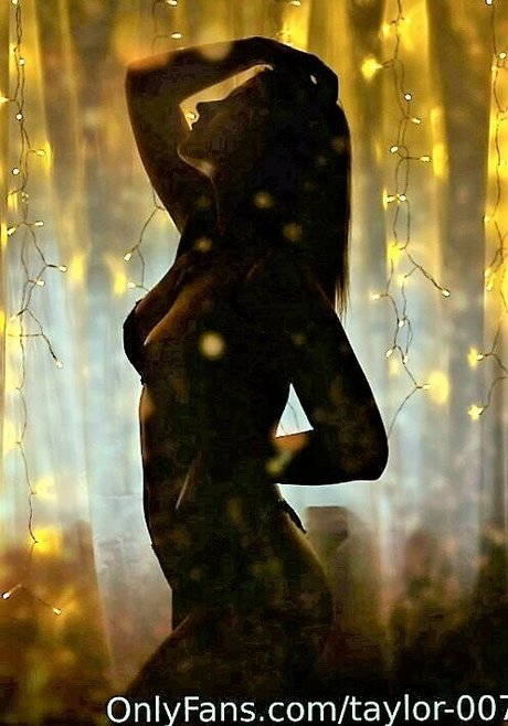 emt 00 xxx model photo